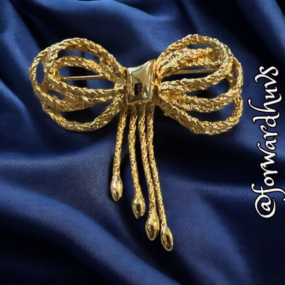 Vintage Gold Tone Bow Shaped Brooch